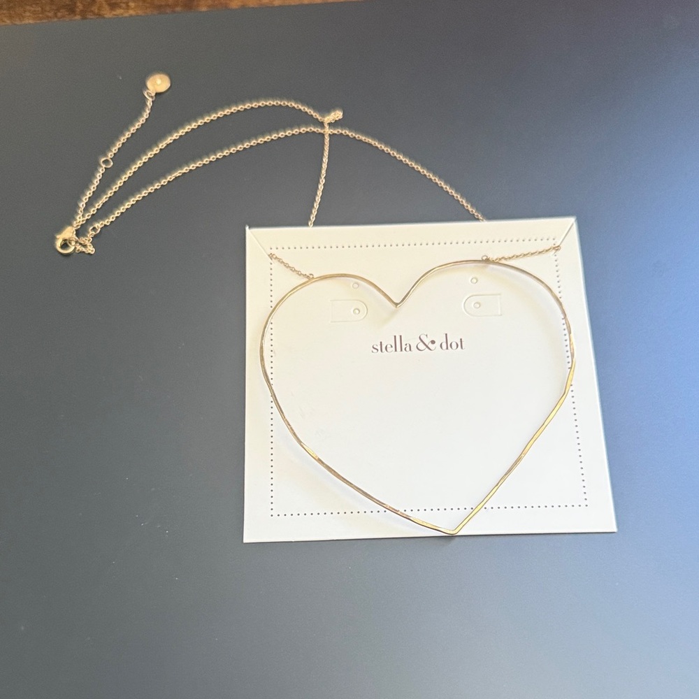 Stella & Dot Gold Heart hammered Necklace